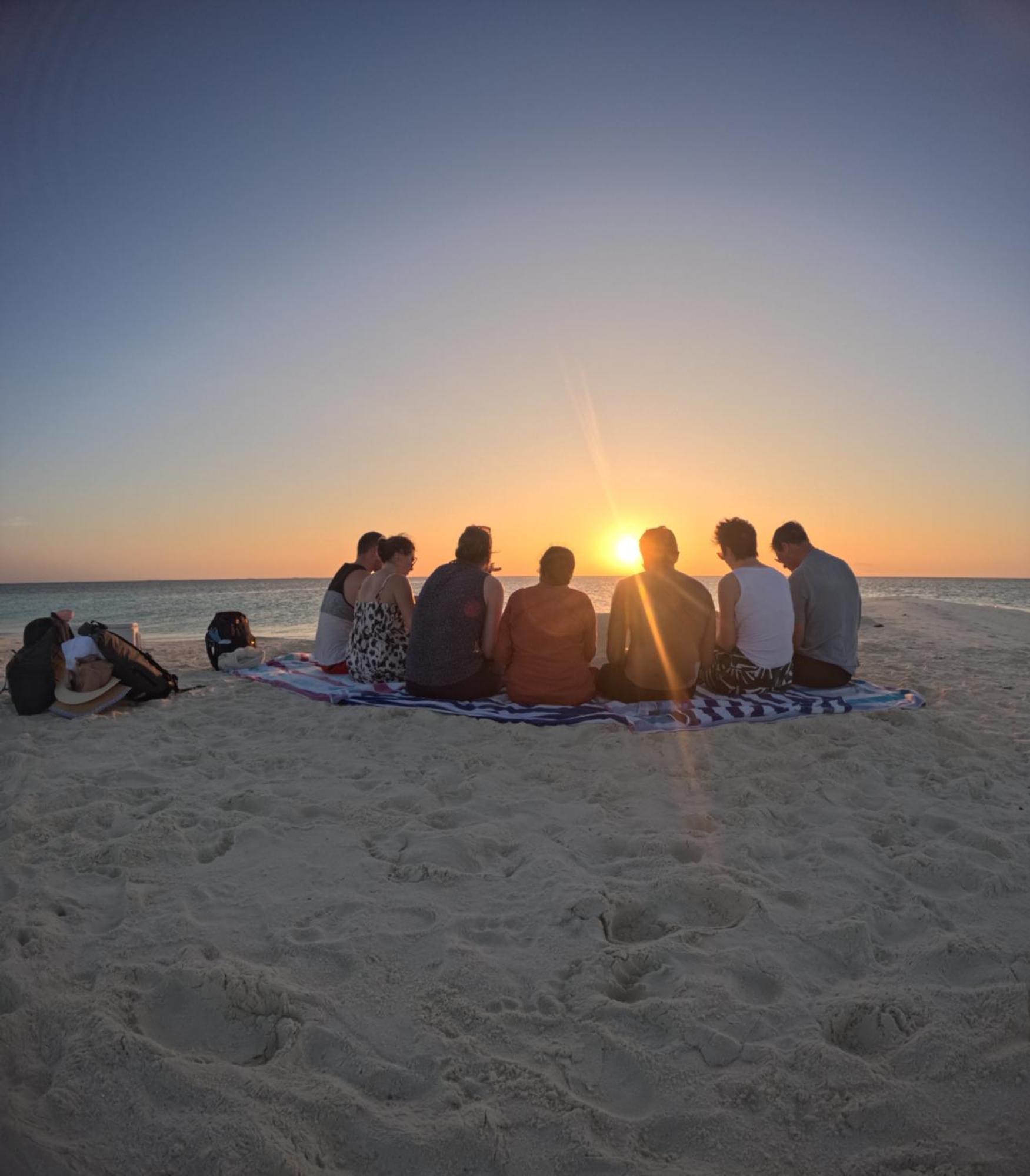 Aqua Sunset Hotell Gulhi Eksteriør bilde